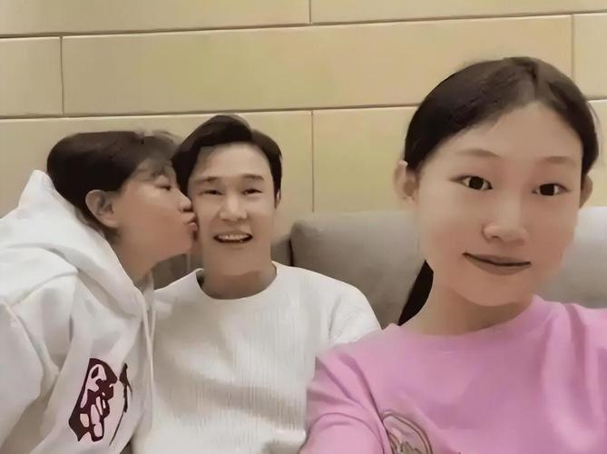 新澳门彩出号综合走势图和小沈阳女儿出道照与小沈阳女儿出道照撞脸韩演员孔孝真